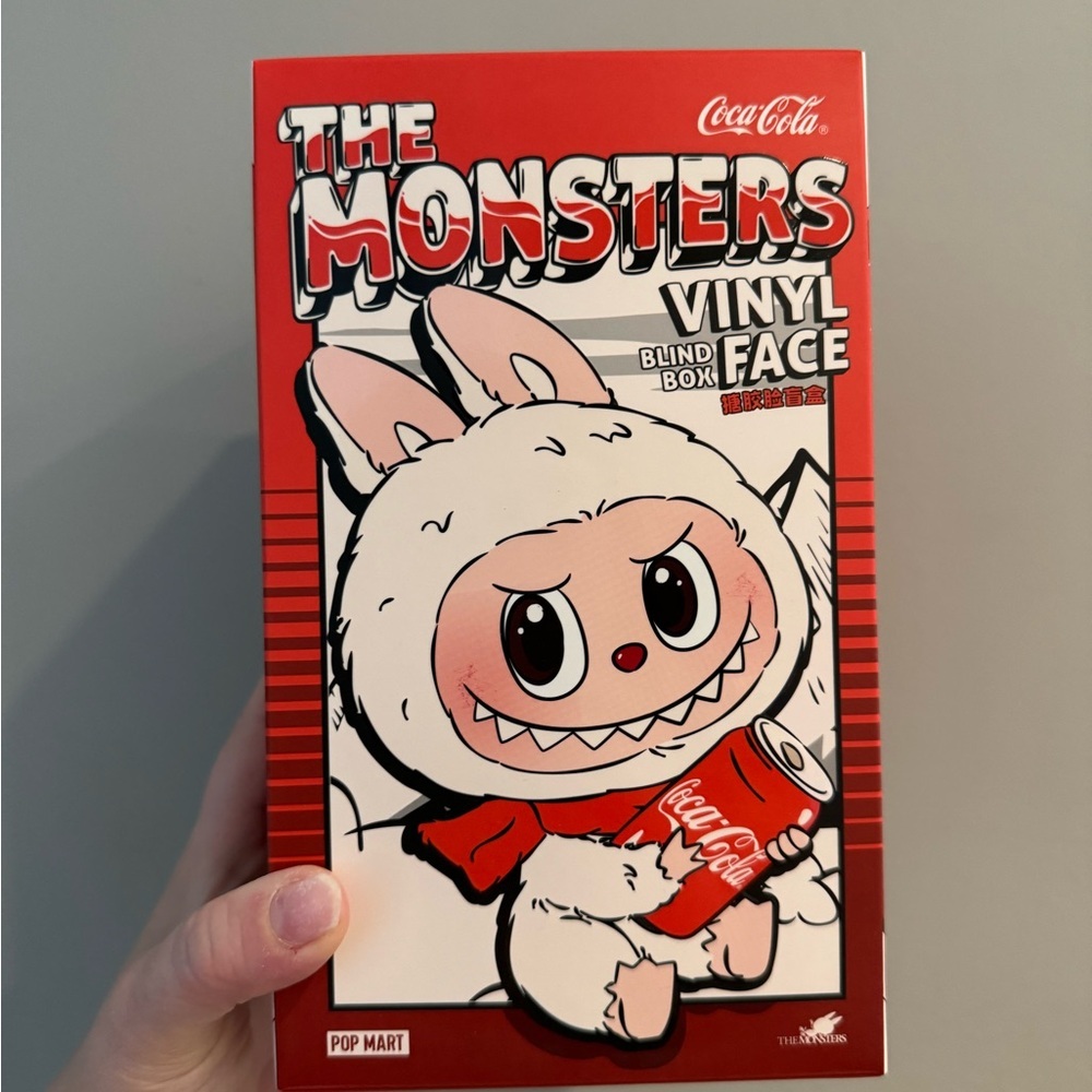 NWT! THE MONSTERS COCA-COLA SERIES-Vinyl
Face Blind Box in Surprise Shake - Picture 3 of 4